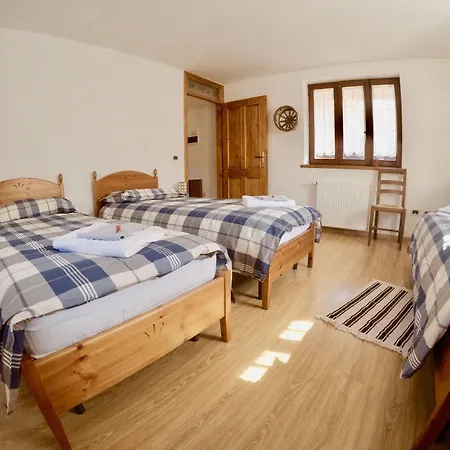 בית הארחה 4lander House Balins