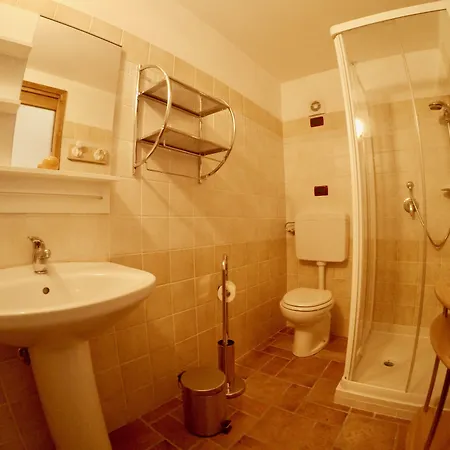 4lander House Balins בית הארחה *