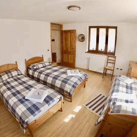 4lander House Balins בית הארחה *