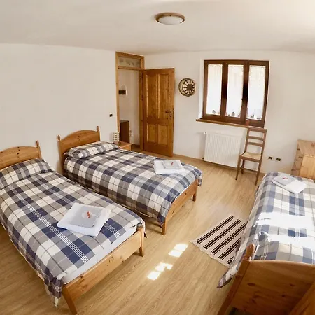 בית הארחה 4lander House Balins